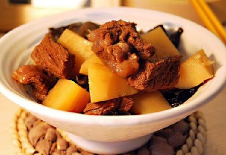 Món ăn yêu thích của bạn dễ khiến ban mắc chứng rối loạn dạ dày-ruột. Ảnh minh họa