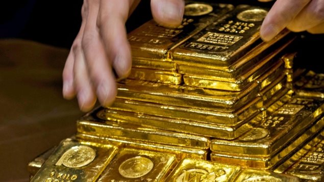 Giá vàng hôm nay sụt giảm khiến giao dịch trên thị trường vàng trong nước ảm đạm