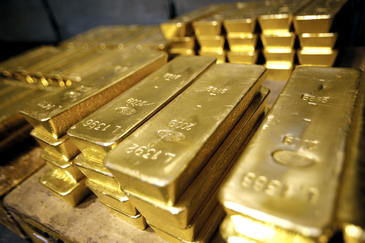 Giá vàng hôm nay trên thị trường thế giới cũng bật tăng do đồng USD suy yếu