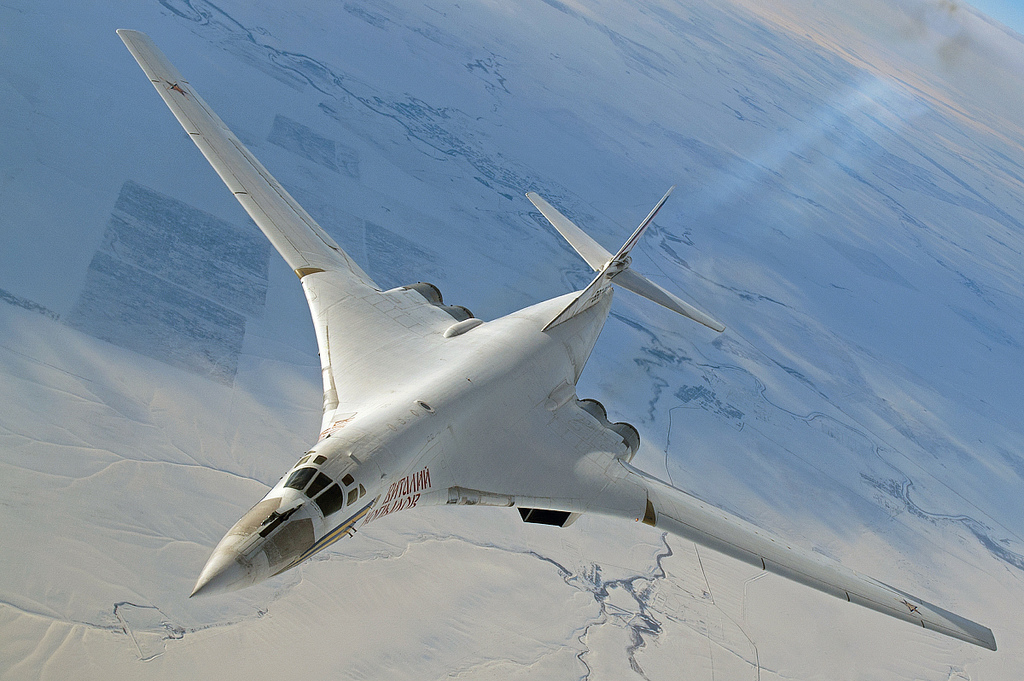  Máy bay Tu-160M2 dùng để phóng các tên lửa hành trình có tầm bắn rất xa, đến 5.500 km