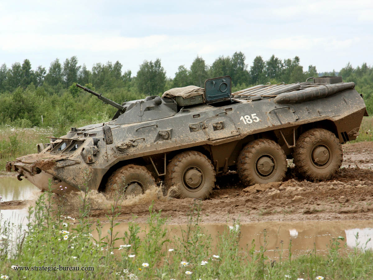 Xe bọc thép BTR-80 hoạt động cực kỳ hiệu quả trong địa hình đồi núi gập ghềnh