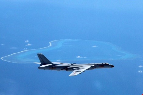 Máy bay ném bom H-6K của Trung Quốc hoạt động trên Biển Đông