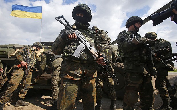 Quân đội Ukraine nhận lệnh sẵn sàng chiến đấu, theo những tin tức về tình hình Ukraine hôm nay