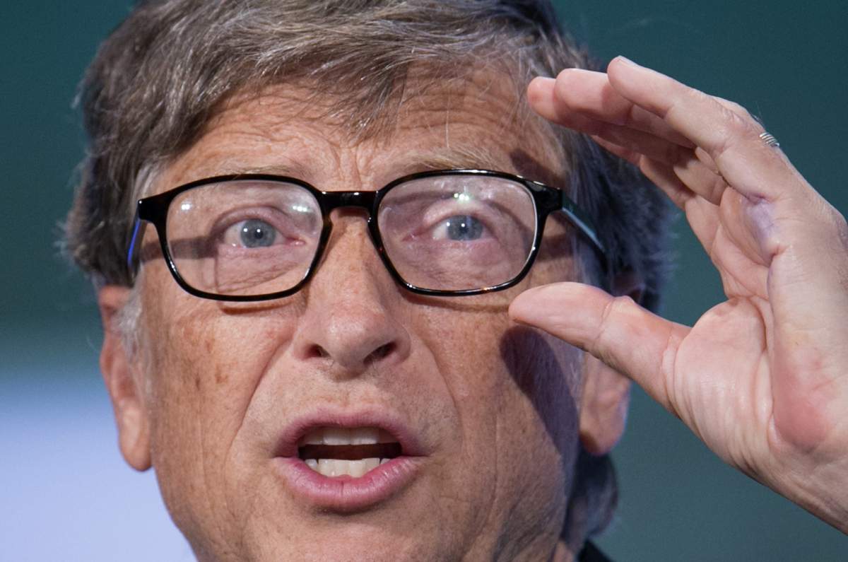 Tỉ phú Bill Gates tiếp tục khuyên giới trẻ phải học đại học 