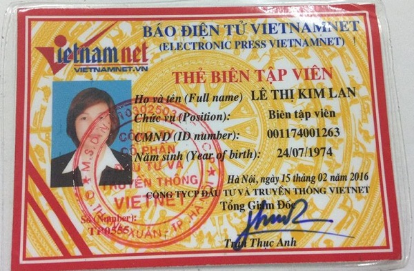 Chiếc thể biên tập viên báo Vietnamnet được làm giả