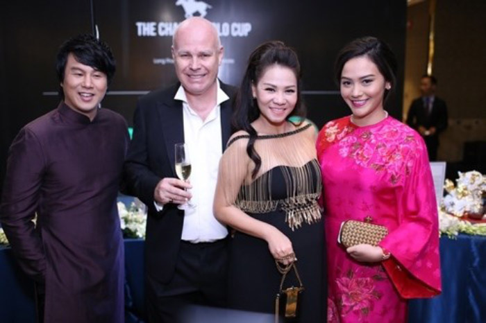 Gia thế ho&agrave;ng tr&aacute;ng của Trương Huệ V&acirc;n