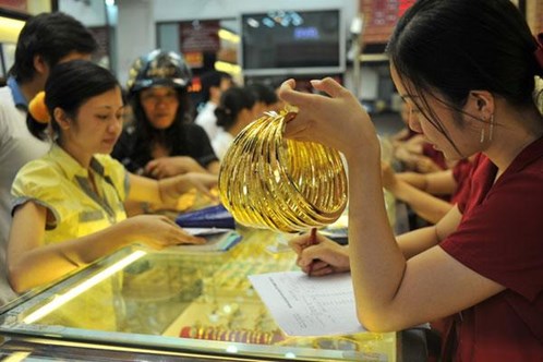 Đà tăng của giá vàng hôm nay đã giúp thị trường vàng lấy lại niềm tin với nhà đầu tư trong nước