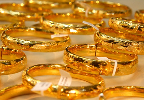Giá vàng hôm nay ngày 11/12/2015 giảm gần 100.000 đồng/lượng tại thị trường trong nước