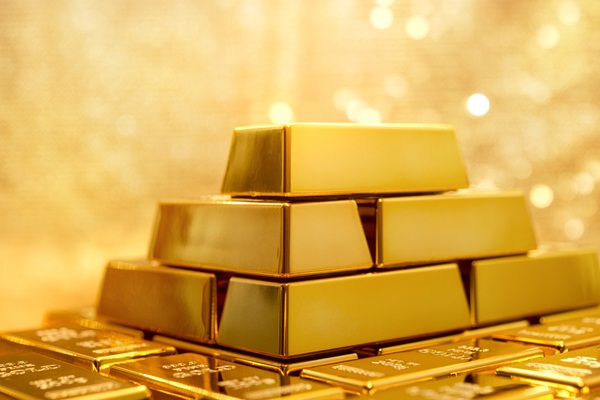 Dù giá vàng hôm nay tăng như vũ bão nhưng giá vàng trong nước lại rẻ hơn giá vàng thế giới tới 300.000 đồng/lượng