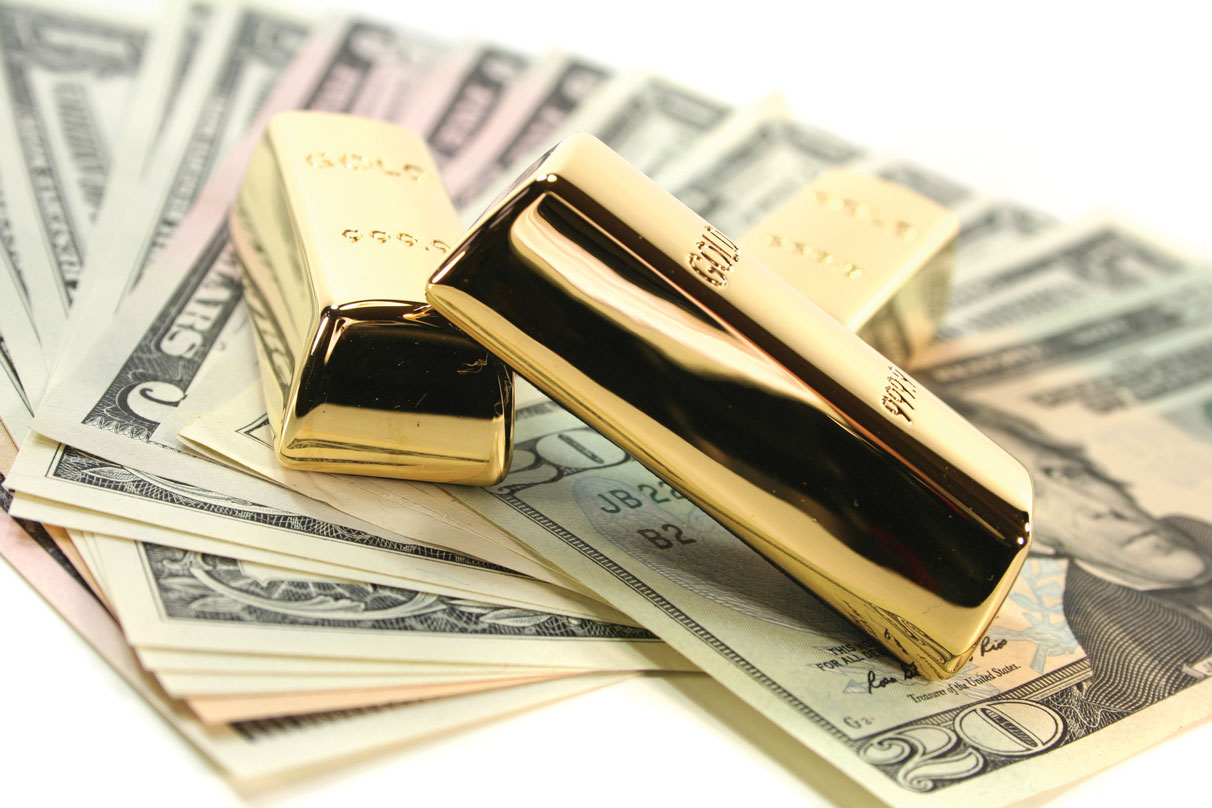 Trái với những diễn biến của giá vàng hôm nay, tỷ giá USD vẫn tăng cao đến sát mức trần