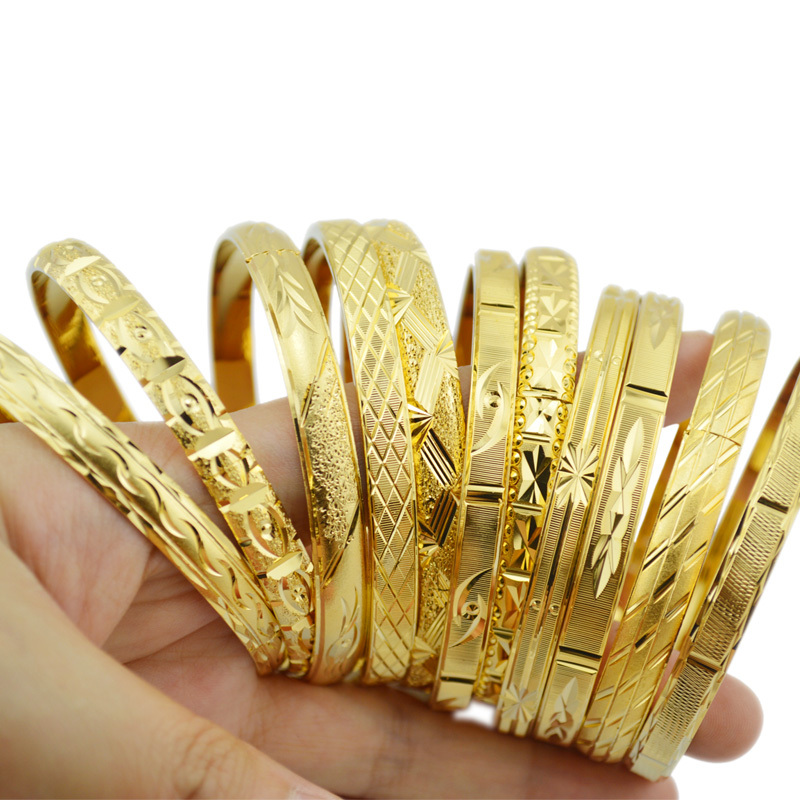 Chênh lệch giữa giá vàng trong nước và giá vàng thế giới hôm nay chỉ còn khoảng trên 400.000 đồng/lượng