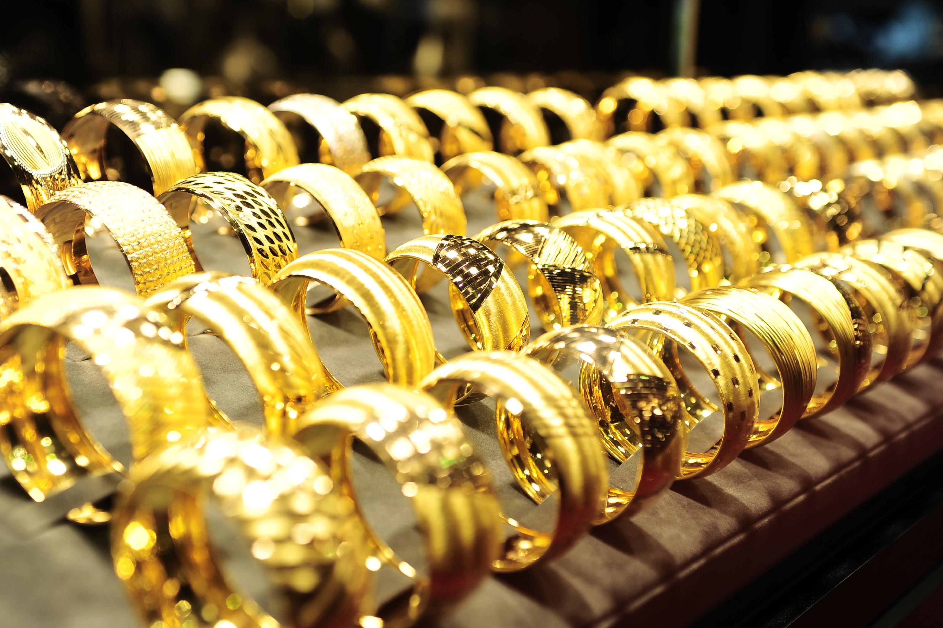 Giá vàng hôm nay ngày 15/11/2015 tiếp tục giảm nhẹ, dao động trong ngưỡng 33 triệu đồng/lượng vàng SJC