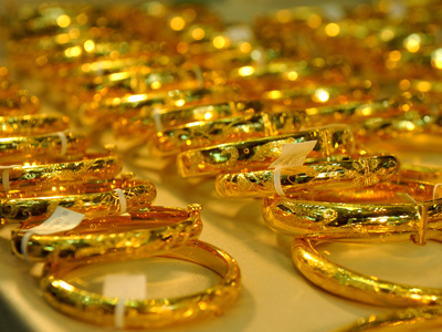 Tính chung cả tuần giá vàng trong nước mất khoảng 100.000 đồng/lượng mỗi chiều giao dịch
