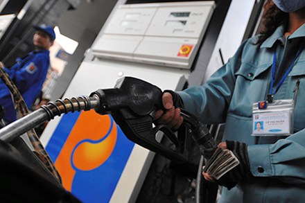 Các chuyên gia đánh giá giá xăng dầu sắp ngừng giảm thậm chí đã ngừng giảm rồi
