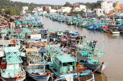 Trước đó ngư dân Kiên Giang từng phản ánh về tình trạng tự ý phân lô, khoanh vùng và mua bán bến bãi khai thác trên biển