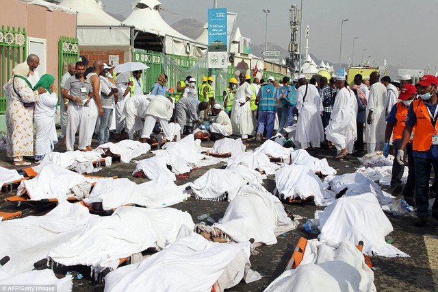 Thi thể các nạn nhân nằm la liệt sau vụ giẫm đạp kinh hoàng tại thánh địa Mecca ngày 24/9