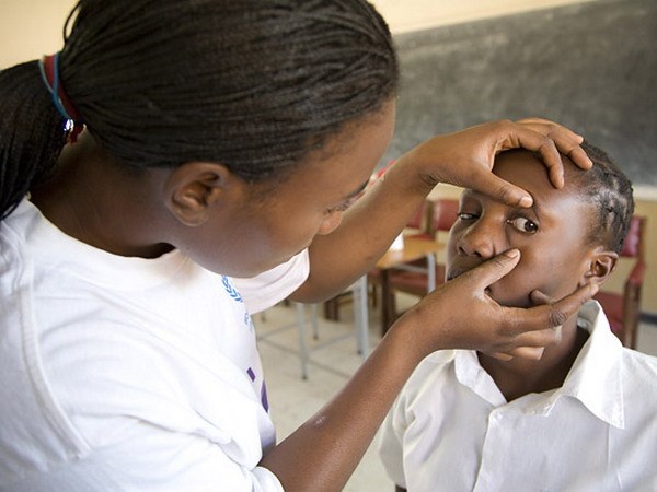 điều trị gen, thị gi&aacute;c, người m&ugrave;, khoa học Mỹ, cảm nhận &aacute;nh s&aacute;ng, v&otilde;ng mạc, tho&aacute;i h&oacute;a mắt