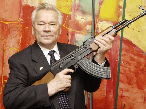 Mikhail Kalashnikov qua đời, người phát minh AK-47, súng trường