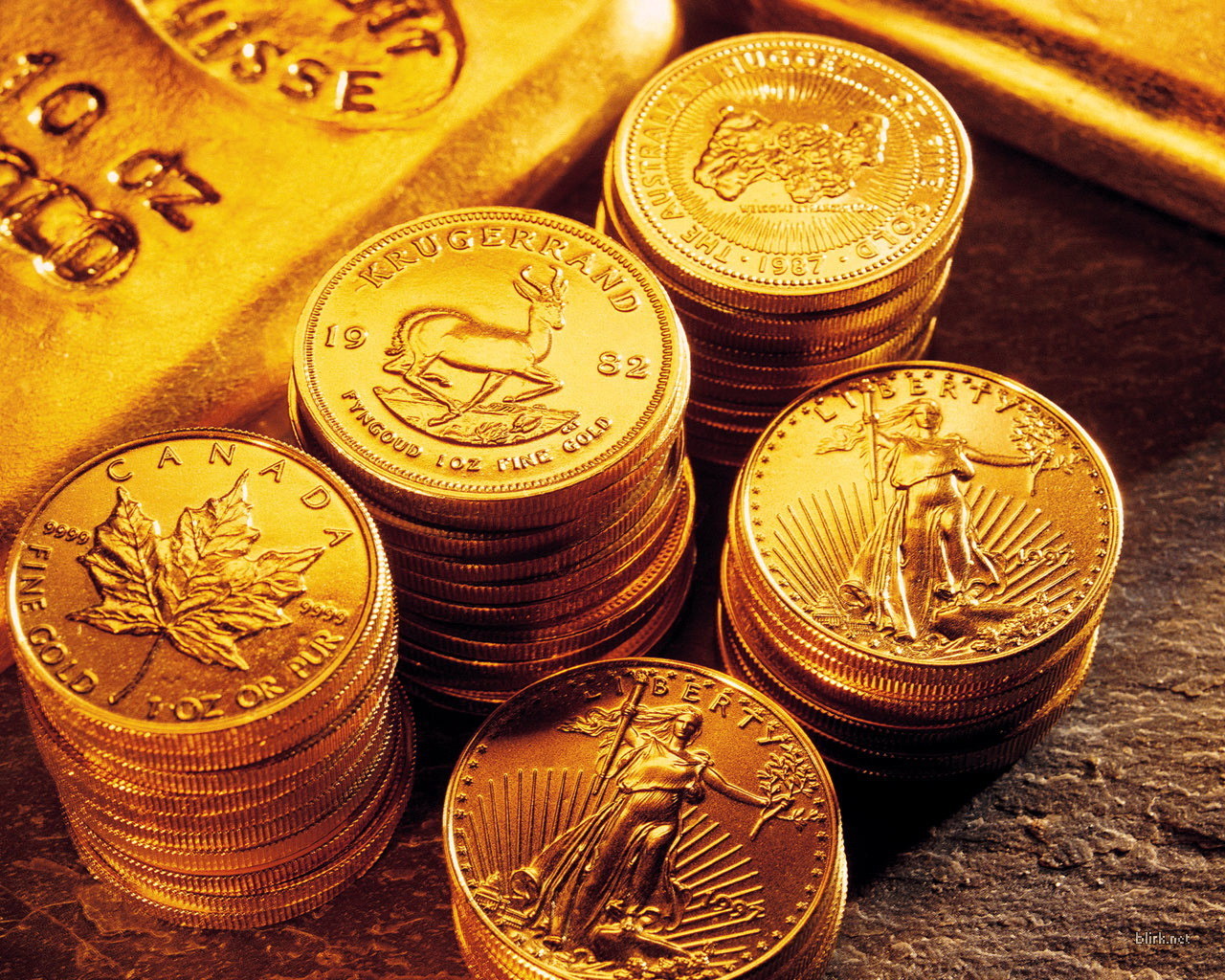 Giá vàng hôm nay ngày 19/4 có triển vọng lạc quan do đồng USD suy yếu