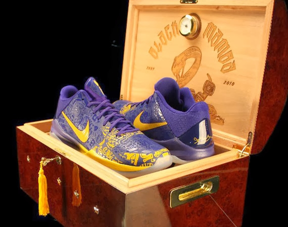Nike Air Zoom Kobe 1 với giá 30.000 đô xứng đáng là một trong những đôi giày thể thao đắt nhất hành tinh