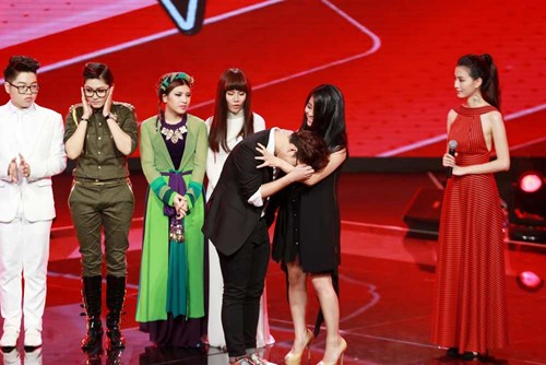 HLV Thu Phương quyết định loại ca nương Kiều Anh và giành cơ hội cho Hoàng Dũng đi tiếp trong đêm bán kết Giọng hát Việt 2015