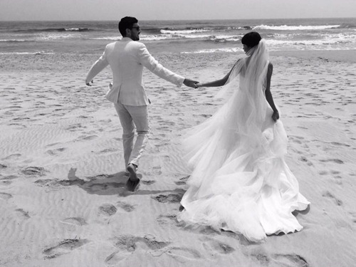 Siêu mẫu Hà Anh khoe ảnh cưới ‘đẹp như mơ’