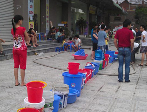 Hà Nội tăng giá nước nhưng liệu người dân có hết khát?