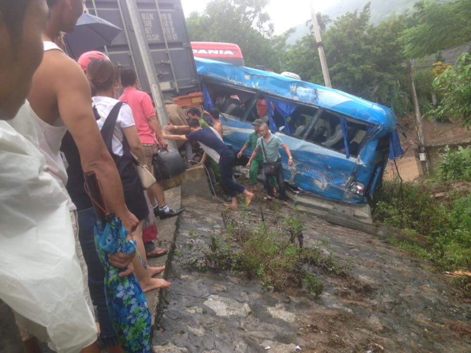 Tai nạn liên hoàn ở dốc Cun, hàng chục người thương vong