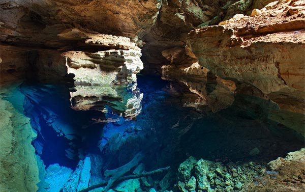 Cận cảnh hồ hang động 'tàng hình' huyền bí ở Brazil Cận cảnh hồ hang động 'tàng hình' huyền bí ở Brazil