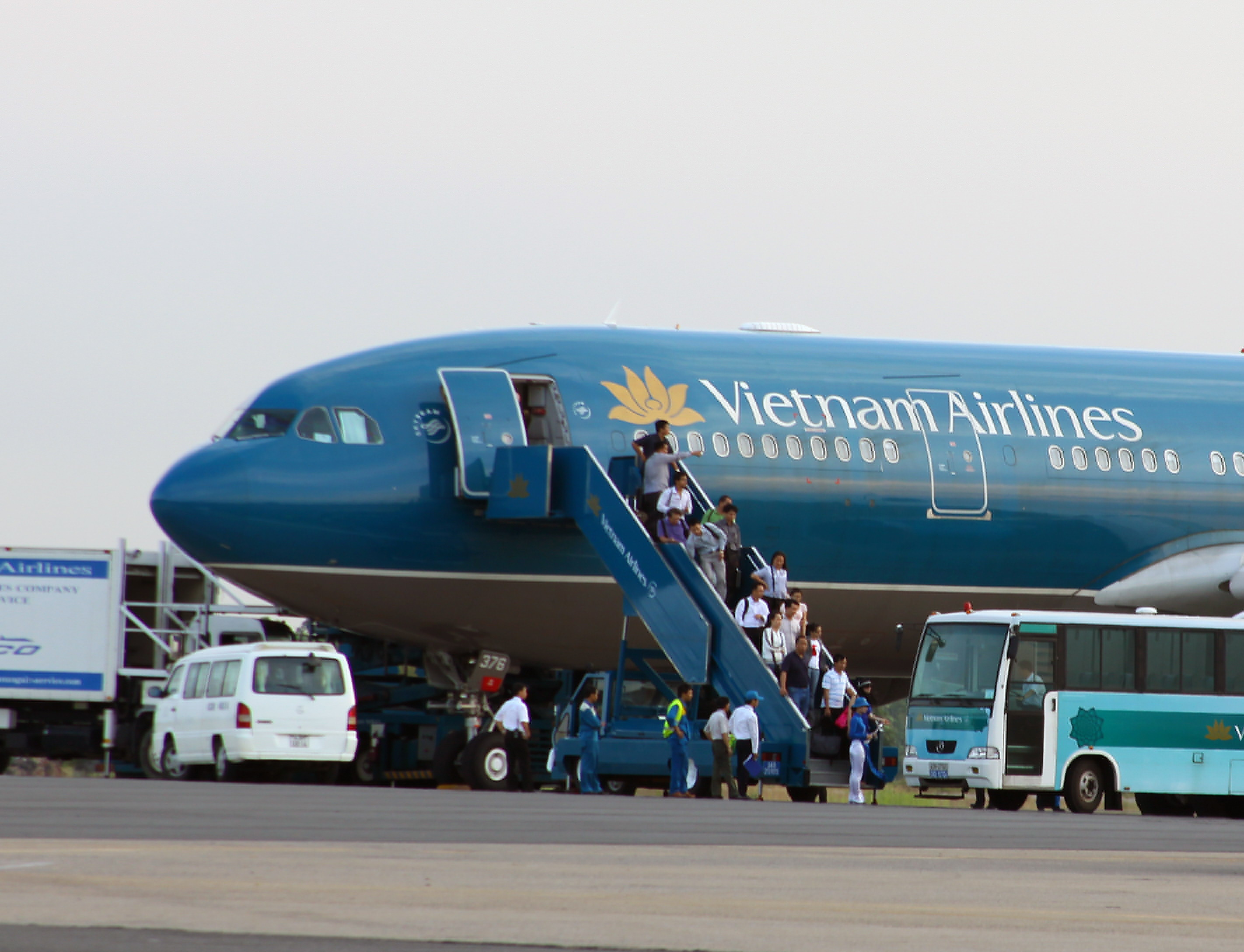 Hành khách được mua hàng miễn thuế trên chuyến bay đến Việt Nam