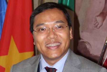 Đại sứ Việt Nam tại Ý Nguyễn Hoàng Long.