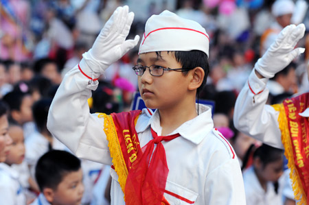 Học sinh Hà Nội phải hát Quốc ca đúng lời trong Lễ chào cờ