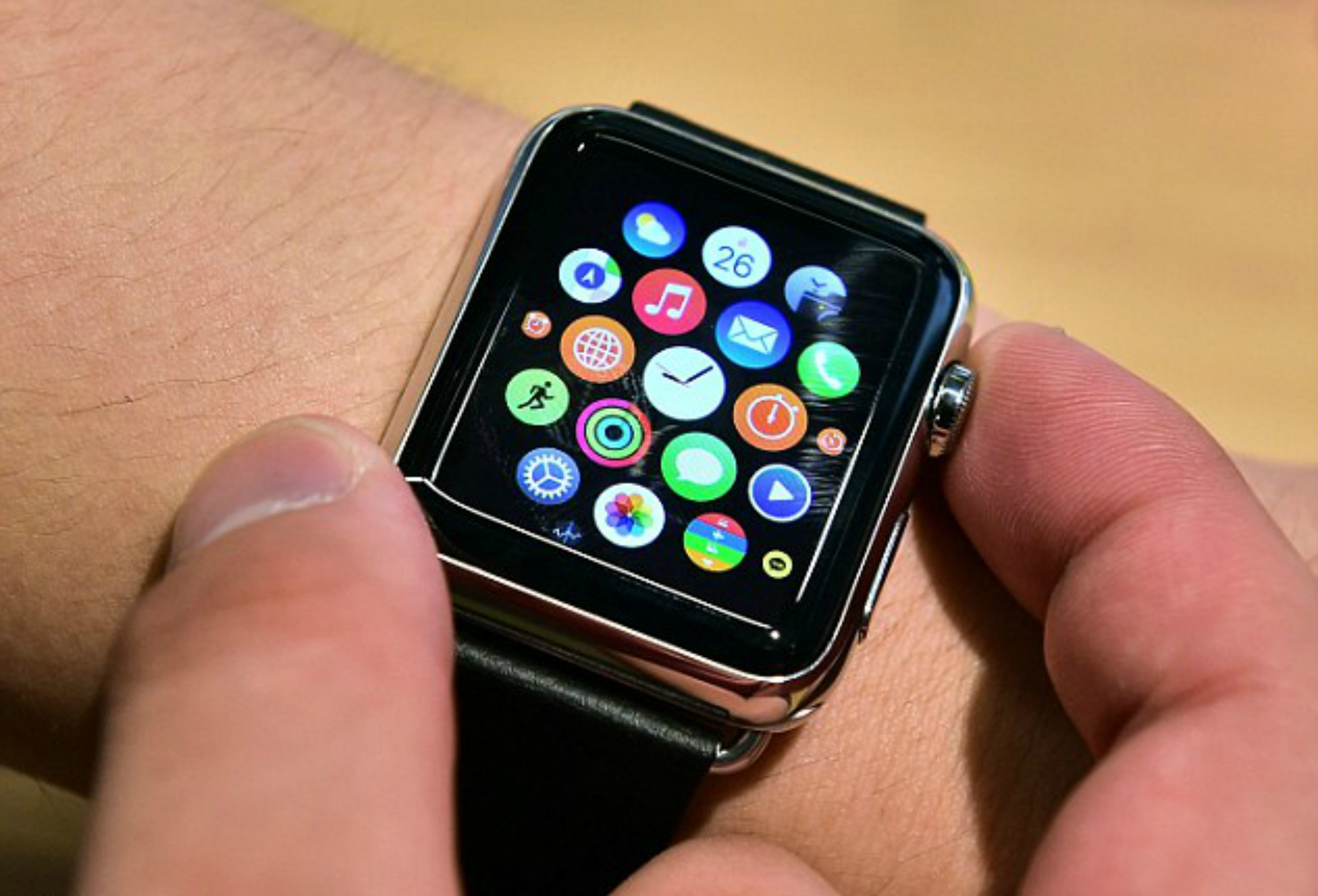 Apple Watch bị cấm trong các cuộc họp ở Anh và Úc 