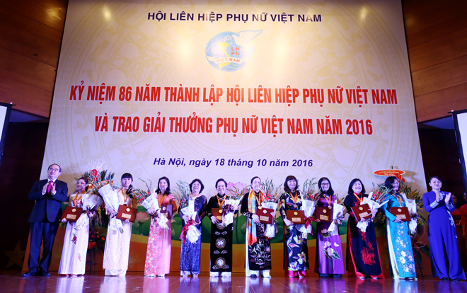 Giải thưởng Phụ nữ Việt Nam 2016: Tôn vinh 6 tập thể và 10 cá nhân xuất sắc