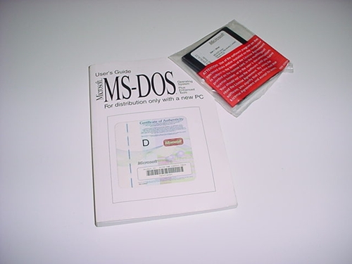 Hệ điều hành MS DOS  là sản phẩm đầu tiên của Microsoft
