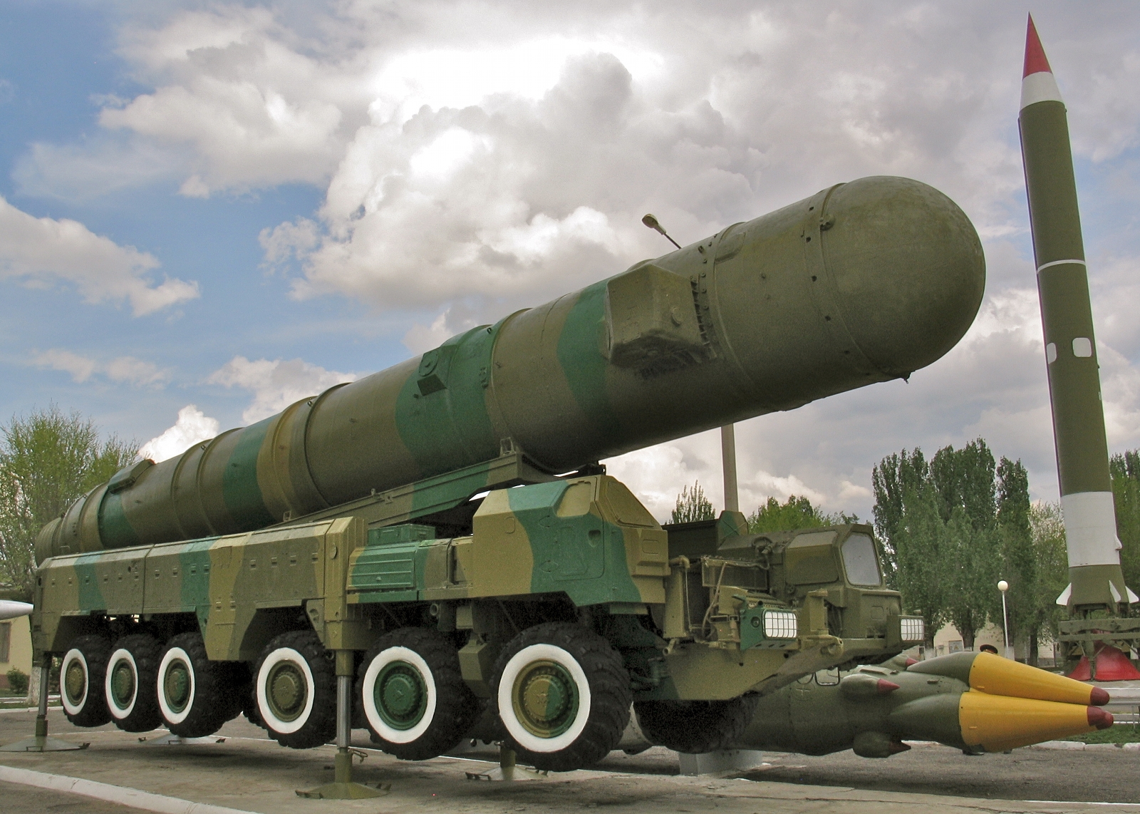So với các đối thủ khác, hệ thống tên lửa S-500 của Nga có thể tiêu diệt 10 tên lửa đạn đạo cùng một lúc