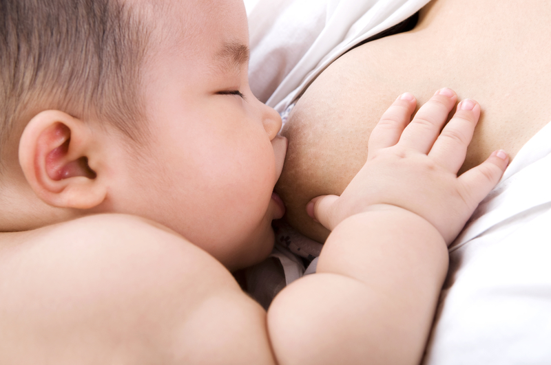 Hé lộ những phả xạ của trẻ sơ sinh trong giờ đầu mới sinh
