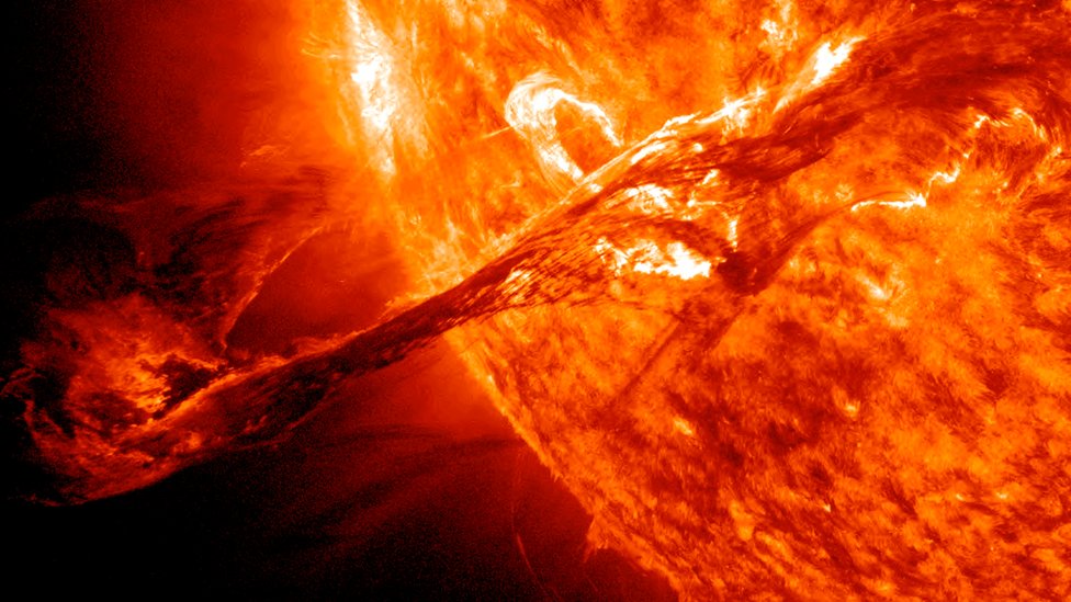 Các nhà khoa học vẫn đang tiếp tục giải mã Mặt Trời - hiện tượng bí ẩn nhất  của hệ Mặt Trời