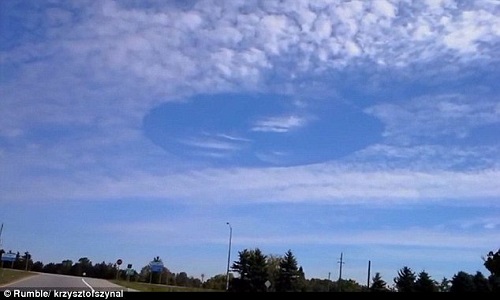 Hố tròn khổng lồ bí ẩn trên bầu trời Canada là một hiện tượng lạ