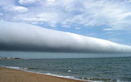 Hiện tượng bí ẩn kỳ thú Mây hình ống khổng lồ