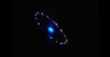 Hiện tượng bí ẩn có sự xuất hiện của các vệt sáng làm người ta liên tưởng tới UFO
