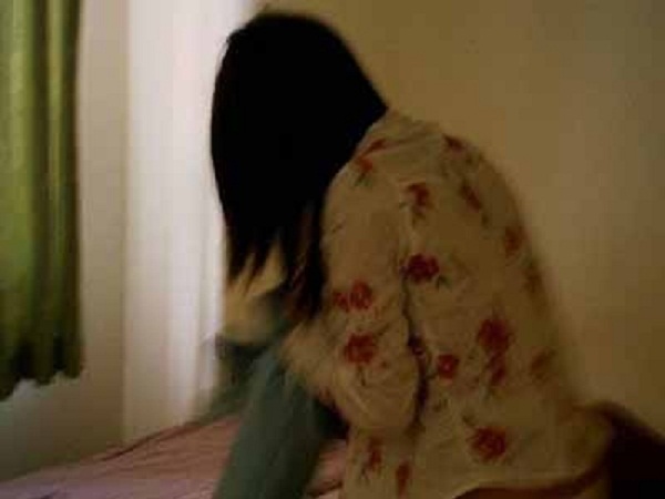 Nữ sinh bị ép vào nhà nghỉ hiếp dâm