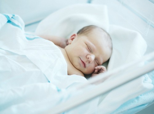 Hiện tượng bí ẩn em bé Silas chào đời sớm 3 tháng nằm trong bọc