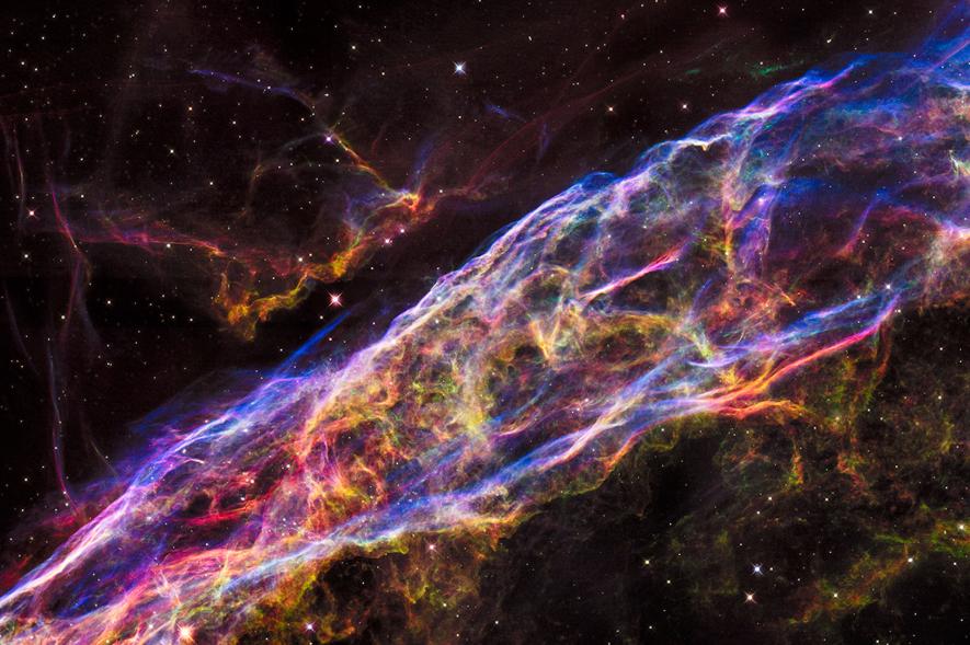 Tinh vân Veil Nebula là những gì còn sót lại của một siêu tân tinh phát nổ cách đây 8.000 năm. Ảnh NASA, ESA, Hubble