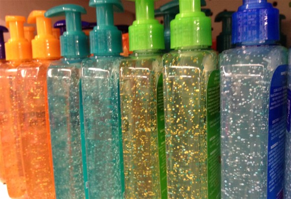 Các sản phẩm chứa hạt nhựa microbeads sẽ bị cấm hoàn toàn ở Canada
