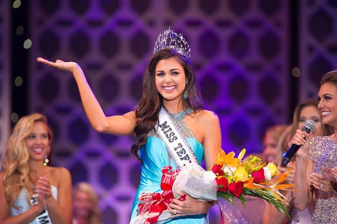 Katherine Haik  giành chiến thắng trong đêm chung kết Miss Teen Mỹ 2015 diễn ra tối 22/8 (giờ địa phương)