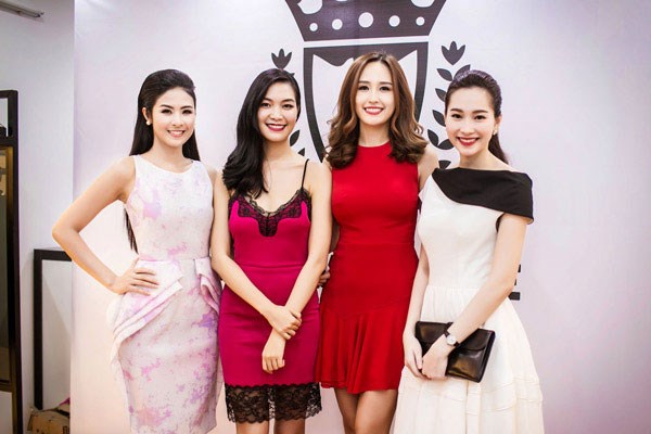 Ba Hoa hậu Việt Nam đến chúc mừng bà chủ Ngọc Hân 