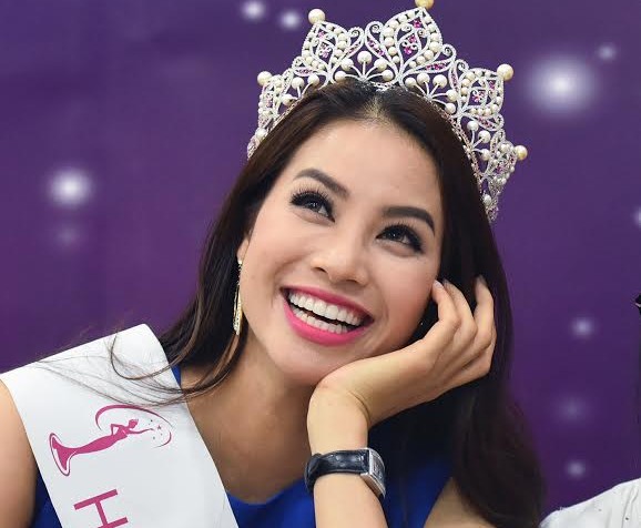 Hoa hậu Phạm Hương nhập viện do bệnh cũ tái phát, người hâm mộ lo lắng