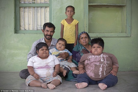 Gia đình anh Rameshbhai Nandwana đang vật lộn với căn bệnh lạ của các con 