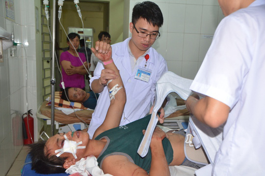 Quảng Ninh: Thang máy rơi tự do 7 người nhập viện, trường hợp này làm gì để sống sót?